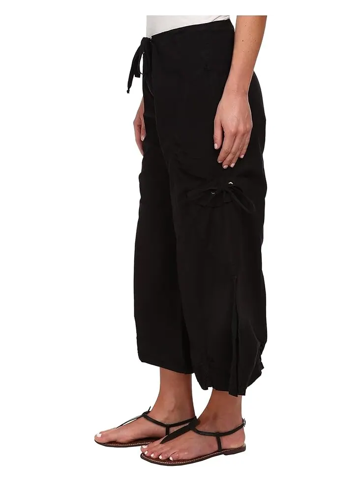Брюки XCVI Cargo Gaucho Crop — изображение 2 из 4, черный