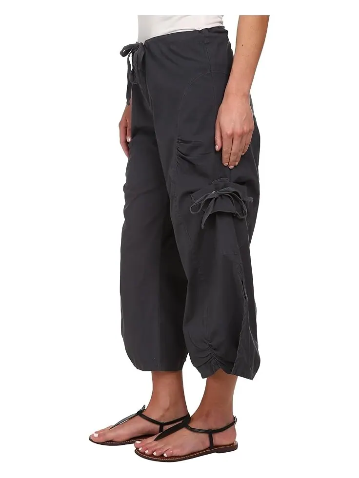 Брюки XCVI Cargo Gaucho Crop — изображение 2 из 4, угольный
