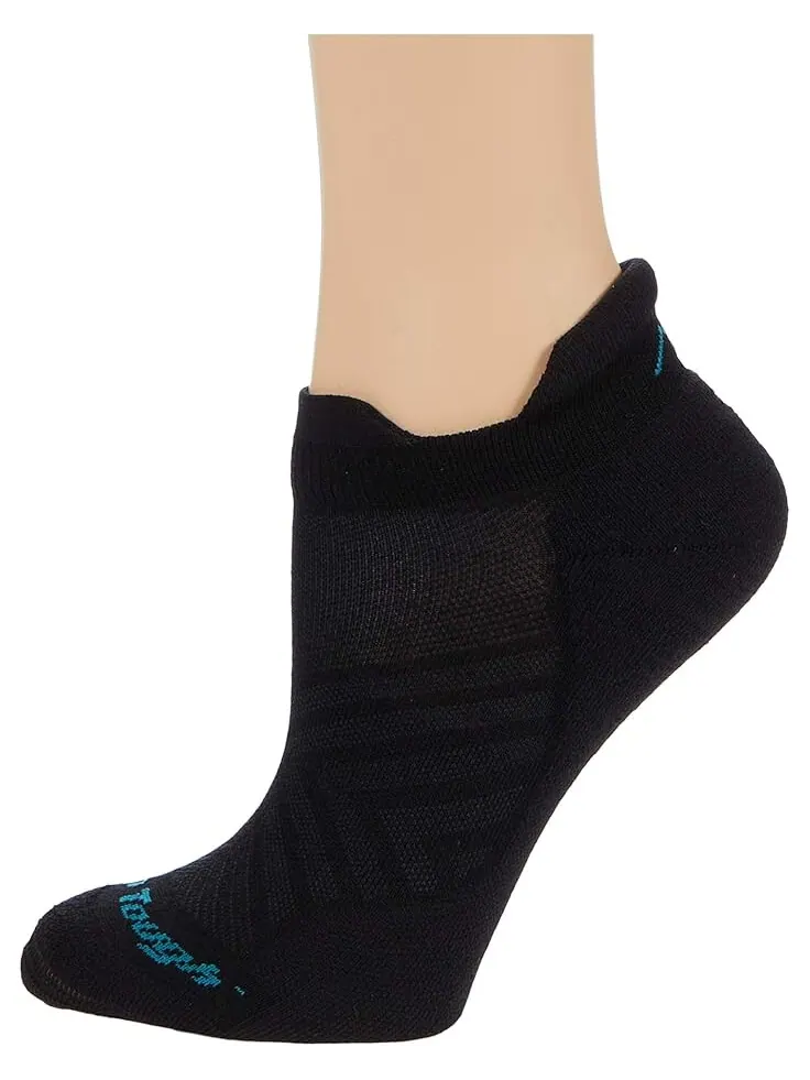 Носки Darn Tough Vermont Run No Show Tab Ultra-Lightweight with Cushion — изображение 1 из 1, черный