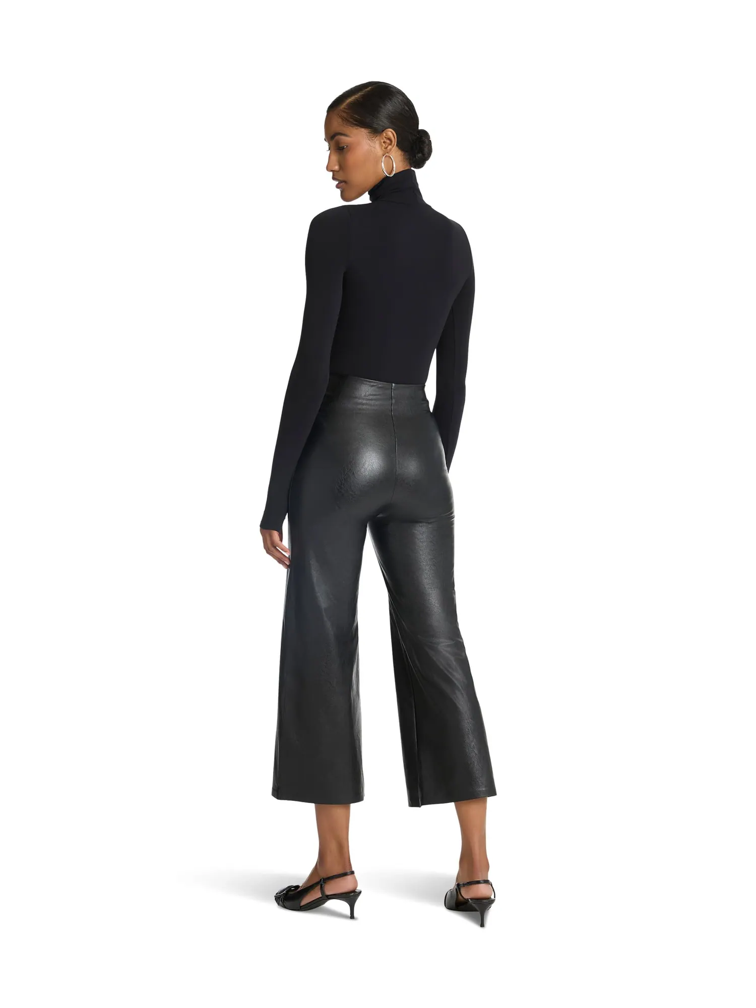 Брюки Commando Faux Leather Cropped Wide Leg — изображение 2 из 2, черный