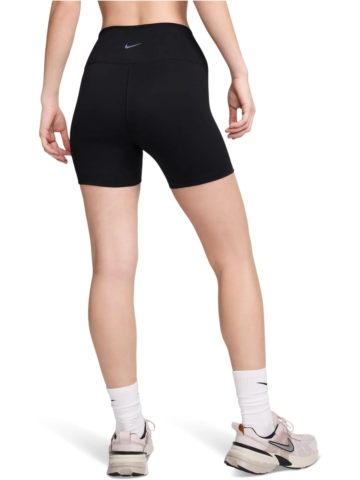 Шорты Nike One High-Waisted 5" Biker Shorts — изображение 2 из 4, черный