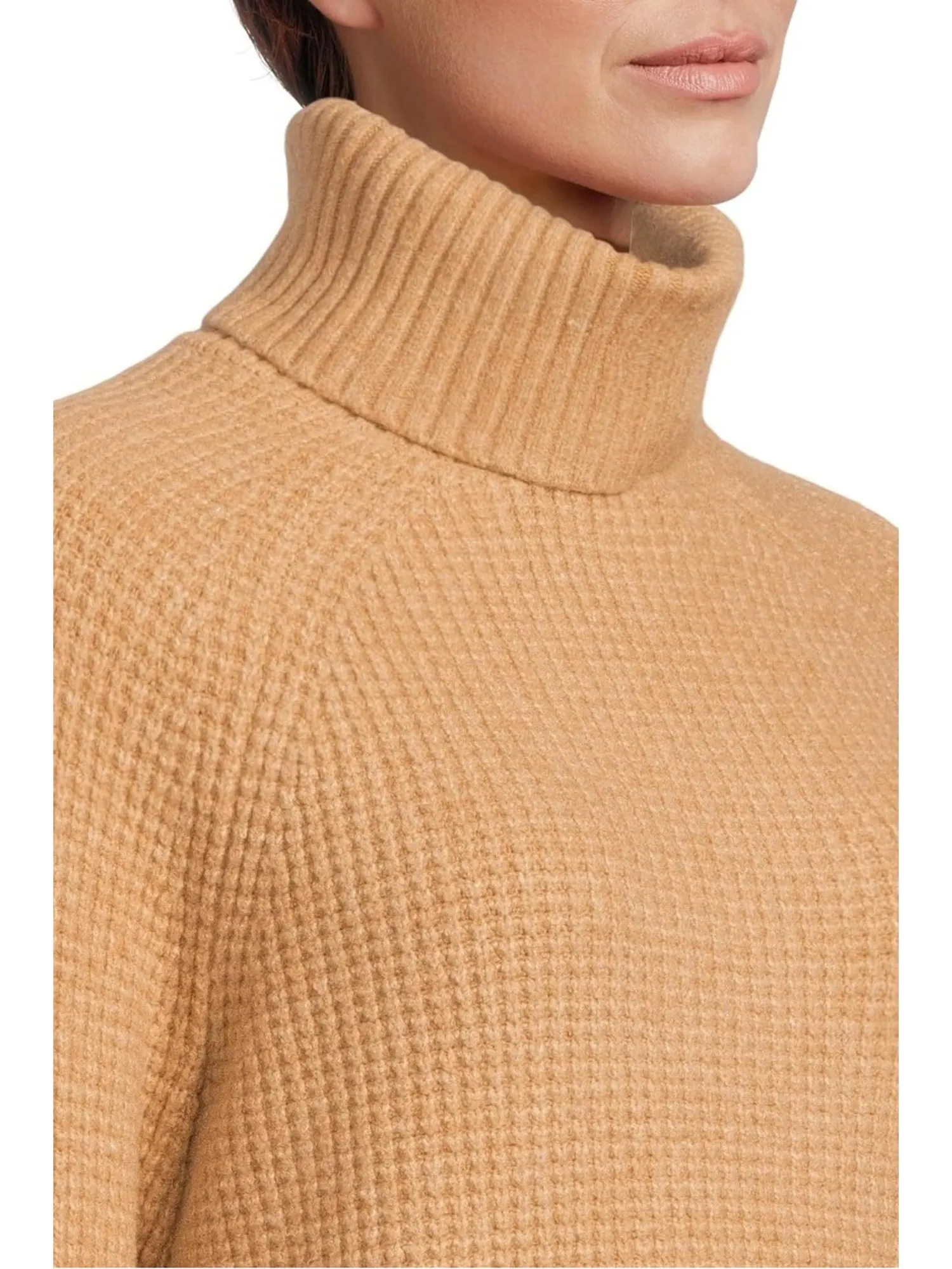 Свитер L.L.Bean Women's SuperSoft Waffle Turtleneck Sweater — изображение 4 из 5, коричневый