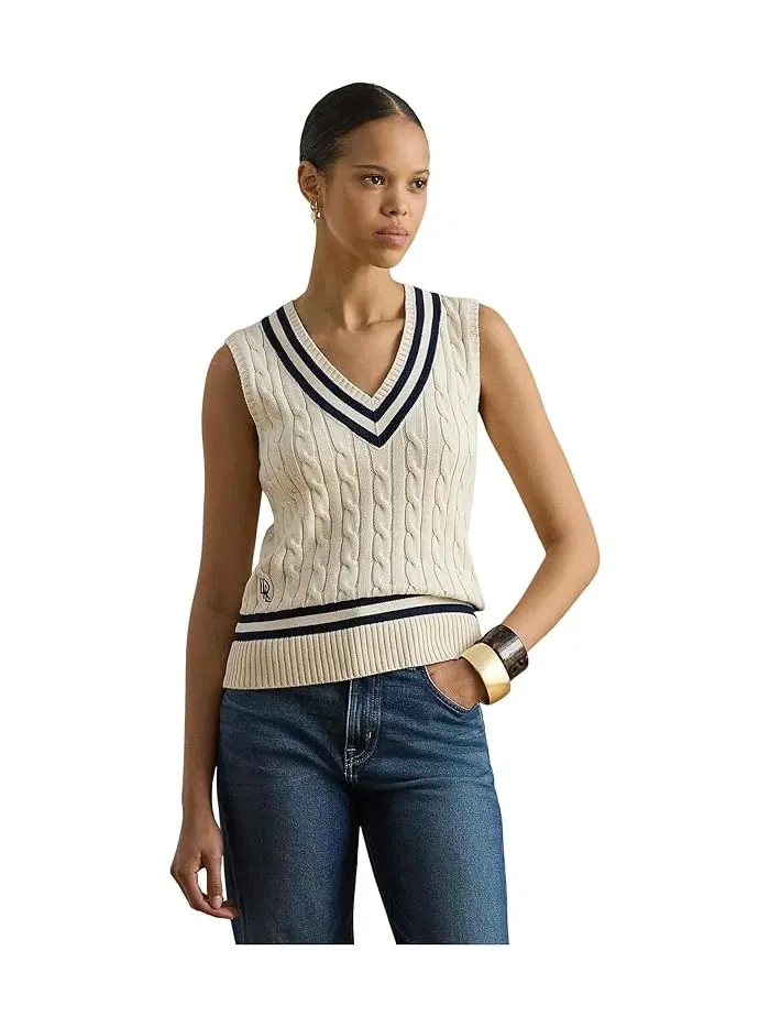 Жилет трикотажный Cable-Knit Cotton Cricket Sweater Vest Lauren Ralph Lauren — изображение 1 из 4, кремовый/темно-синий