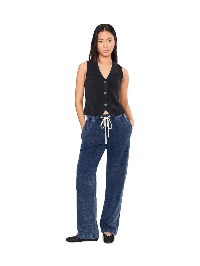 Жилет CozyChic Ultra Lite Button Front Barefoot Dreams — изображение 2 из 5, черный