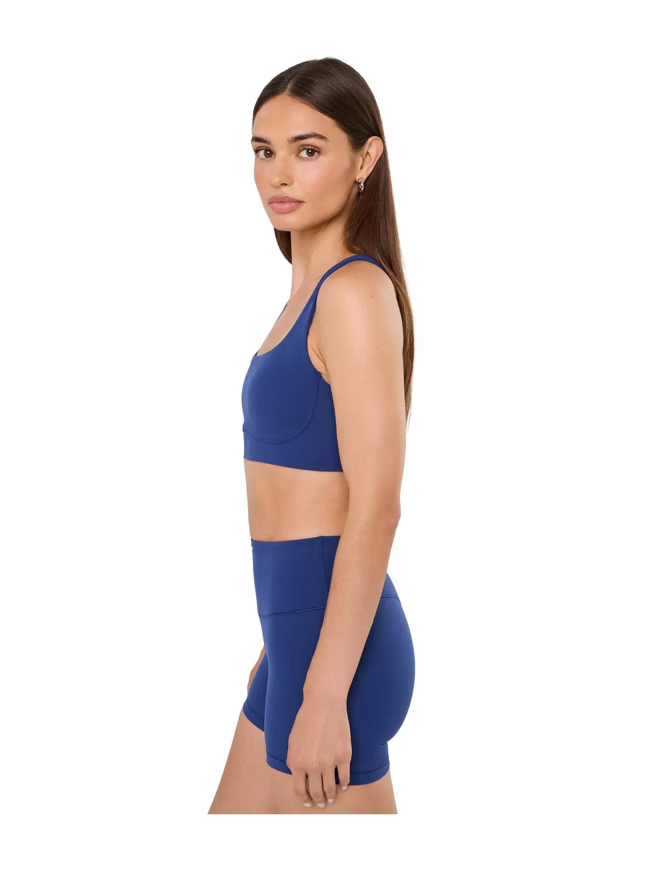 Бюстгальтер со средней поддержкой и круглым вырезом Glowzone Medium Impact Scoop Neck Bra Beyond Yoga — изображение 3 из 5