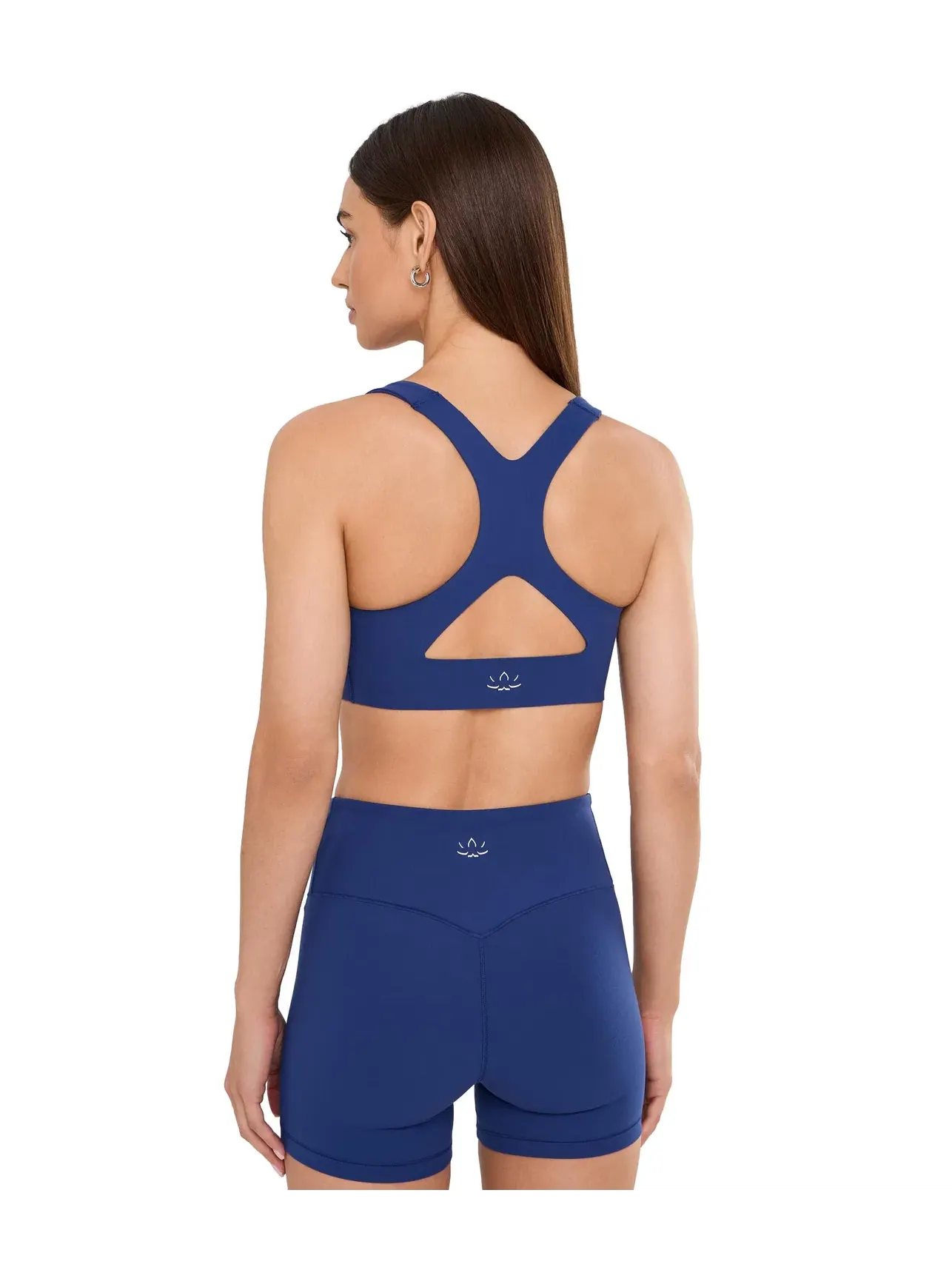 Бюстгальтер со средней поддержкой и круглым вырезом Glowzone Medium Impact Scoop Neck Bra Beyond Yoga — изображение 4 из 5