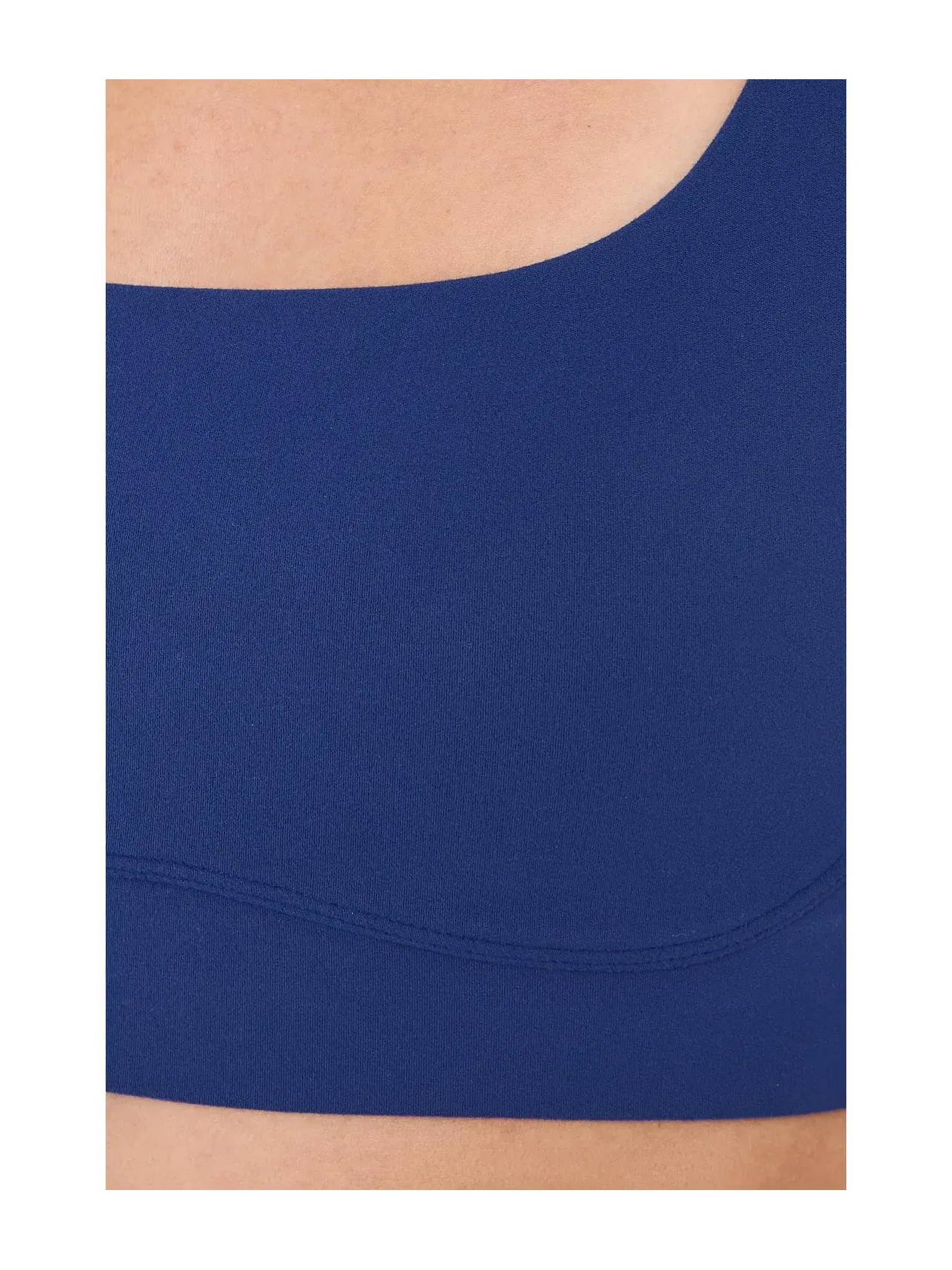 Бюстгальтер со средней поддержкой и круглым вырезом Glowzone Medium Impact Scoop Neck Bra Beyond Yoga — изображение 5 из 5