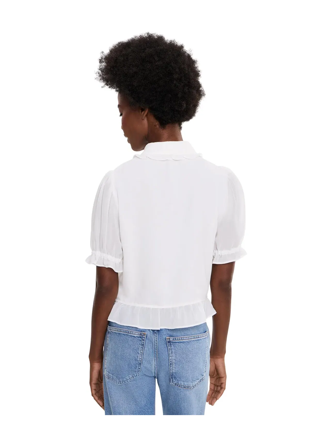 Топ-кроп на пуговицах с воротником-рюшем и защипами Cropped Buttoned Top with Ruffle Collar and Pintucks Cece, слоновая кость
