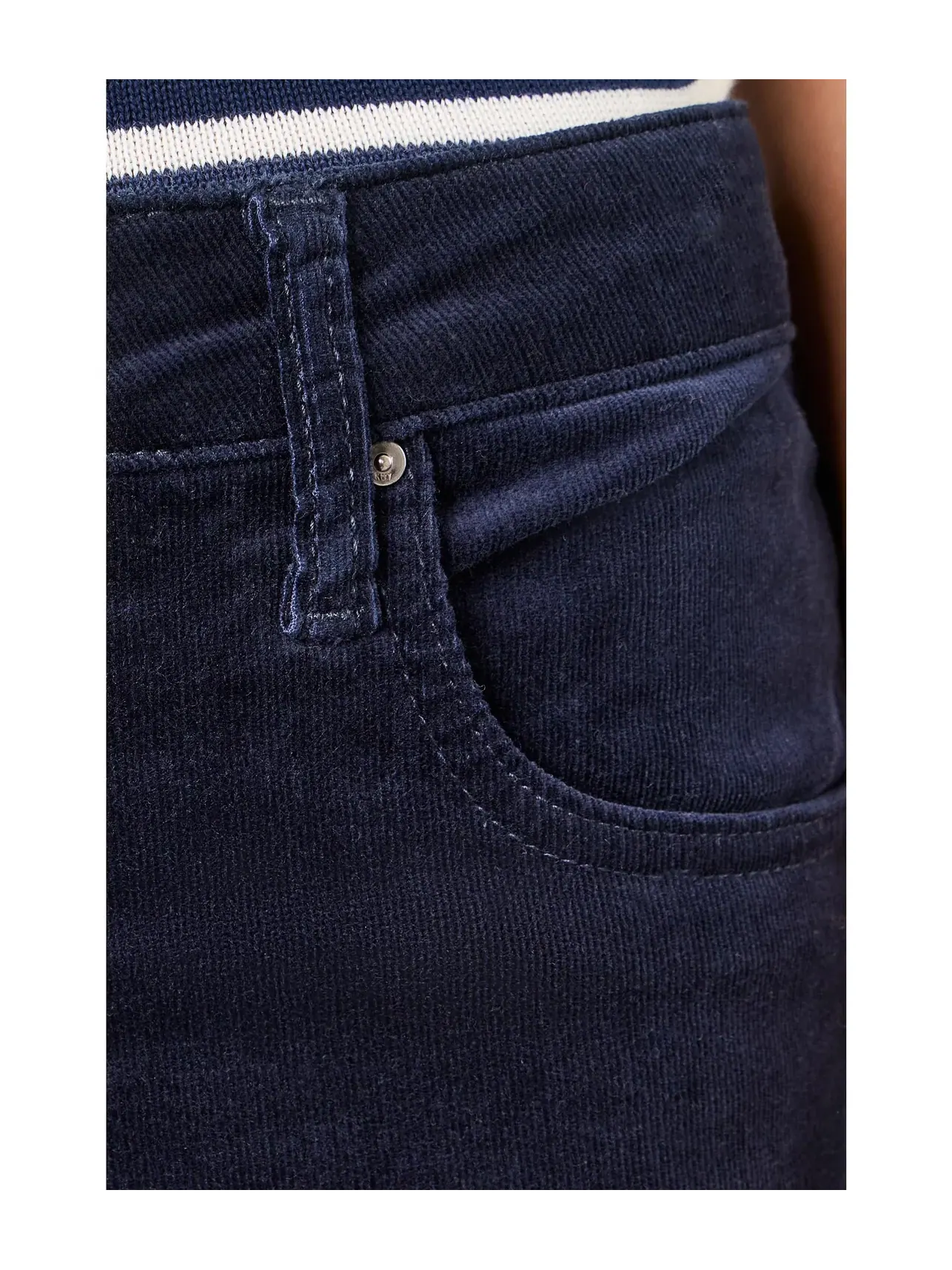 Джинсы Quinn Corduroy High-Rise Fab Mom Jeans с высокой посадкой и завышенной талией. Kut From The Kloth — изображение 5 из 5