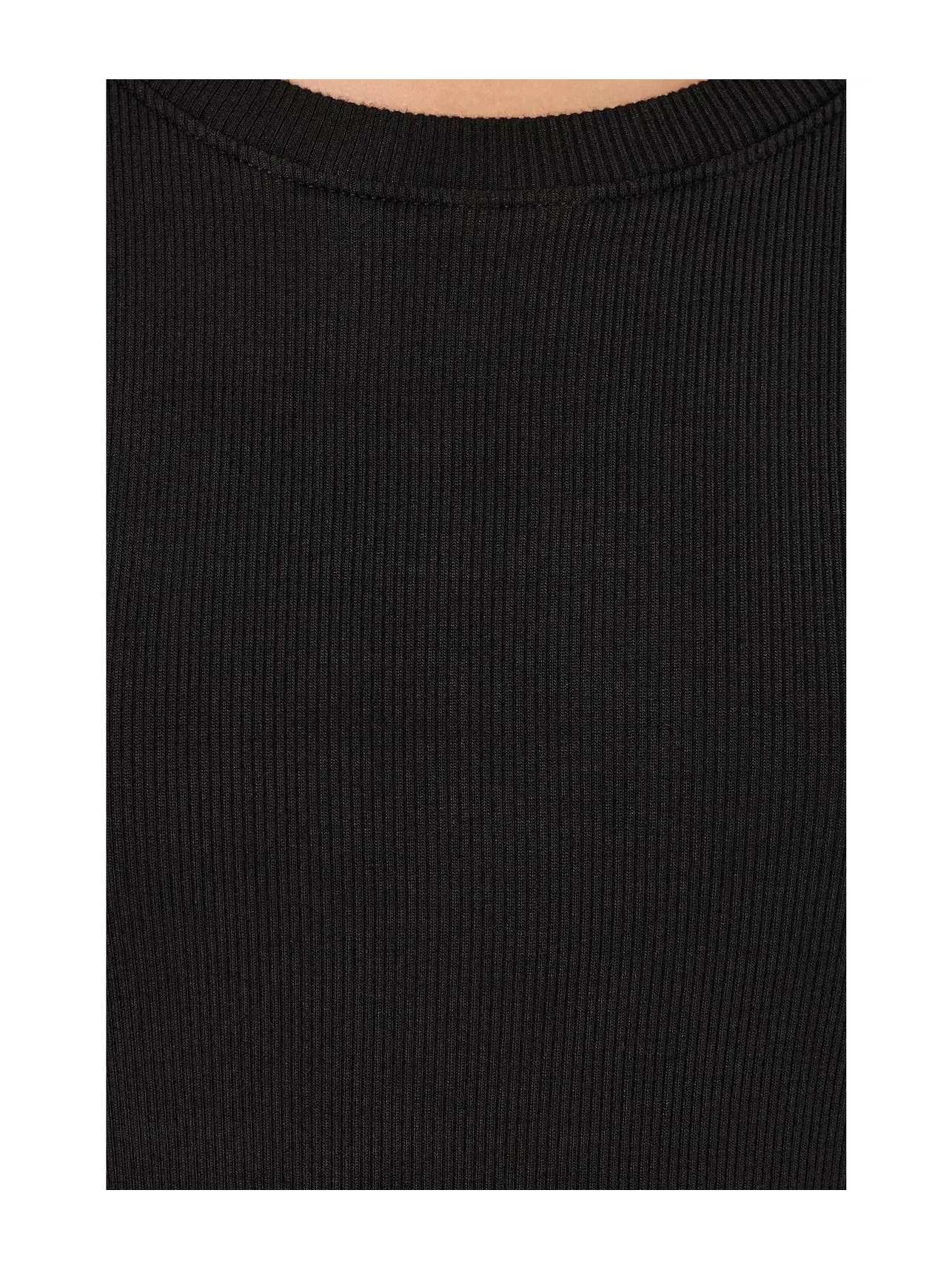 Топ-кроп с круглым вырезом Finn Cropped Crew Neck Michael Stars — изображение 5 из 5, черный