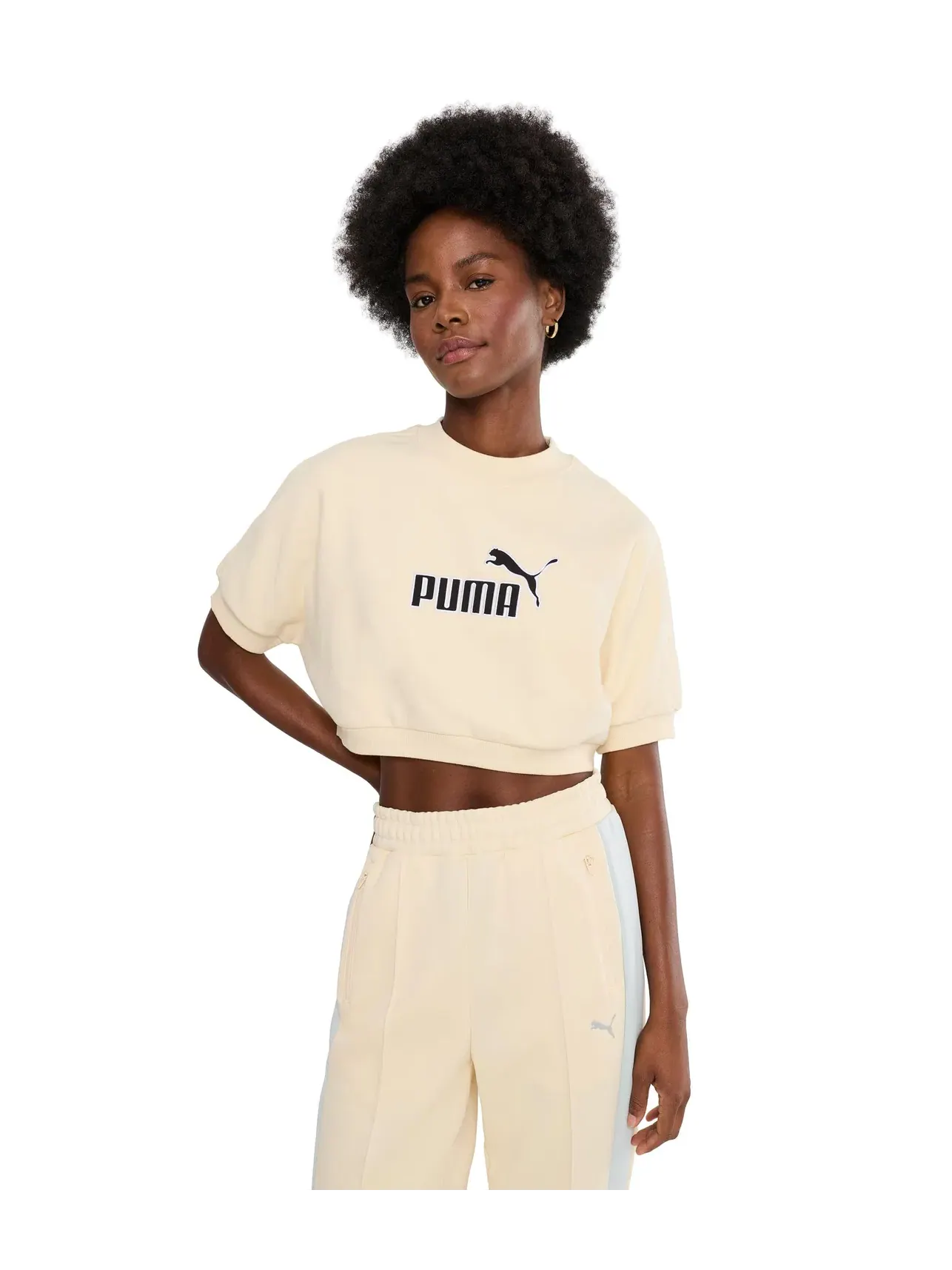 Лонгслив Essentials Elevated No.1 Logo Relaxed Peach-Touch Short Sleeve Crew Neck Puma — изображение 1 из 5, кремовый
