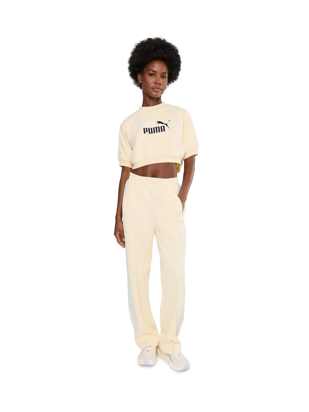 Лонгслив Essentials Elevated No.1 Logo Relaxed Peach-Touch Short Sleeve Crew Neck Puma — изображение 2 из 5, кремовый