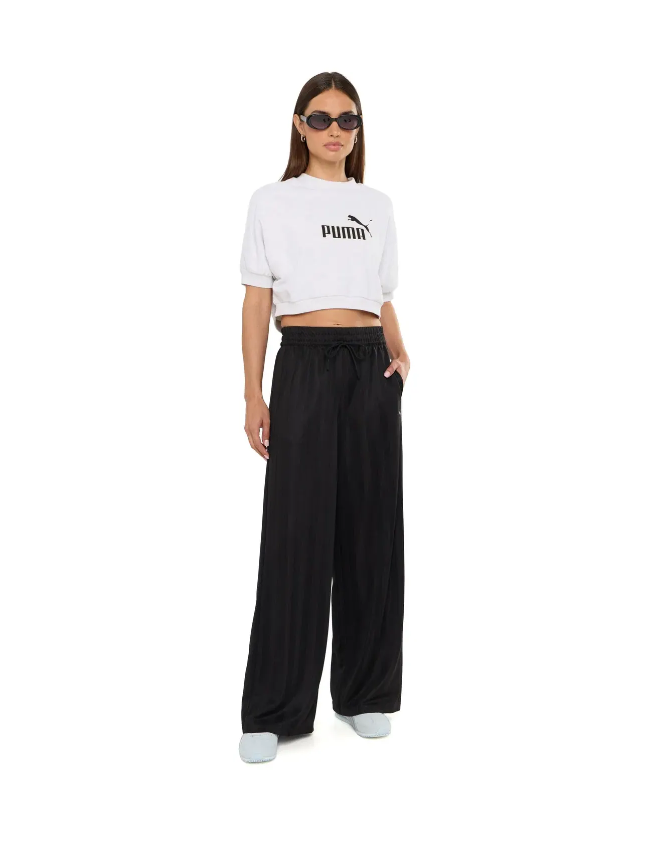 Лонгслив Essentials Elevated No.1 Logo Relaxed Peach-Touch Short Sleeve Crew Neck Puma — изображение 2 из 5, белый