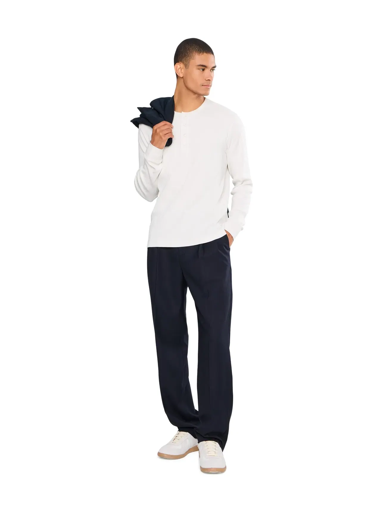 Лонгслив-хенли из хлопкового риба Cotton Rib Long Sleeve Henley Vince — изображение 2 из 5, белый