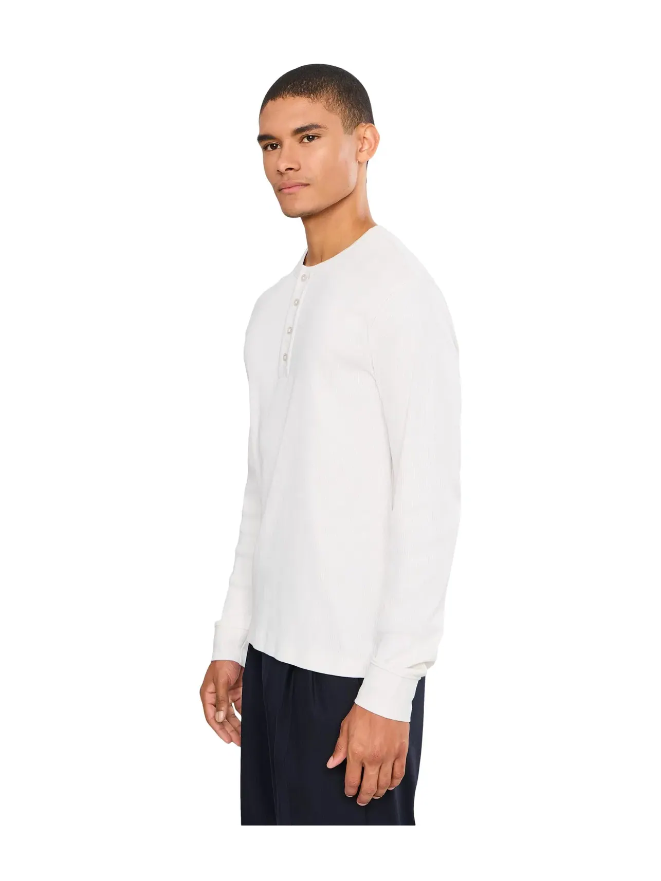 Лонгслив-хенли из хлопкового риба Cotton Rib Long Sleeve Henley Vince — изображение 3 из 5, белый