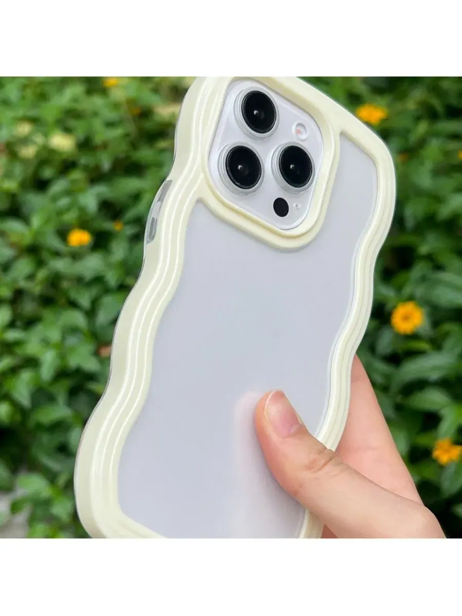 Чехол-бампер с волнистым краем Wavy Bumper для iPhone 14 Pro Auramma — изображение 2 из 4, желтый
