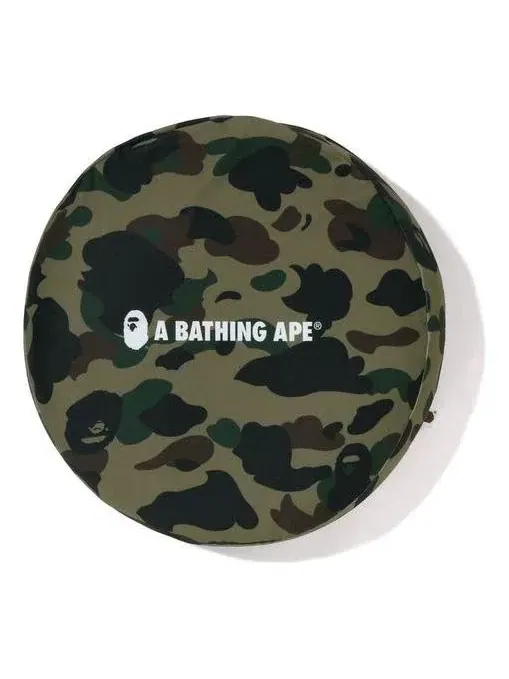 Подушка с пушистыми бусинами "A Bathing Ape 1st Camo Circle" 'Green' 1J30-192-013-GRN — изображение 1 из 2, зеленый