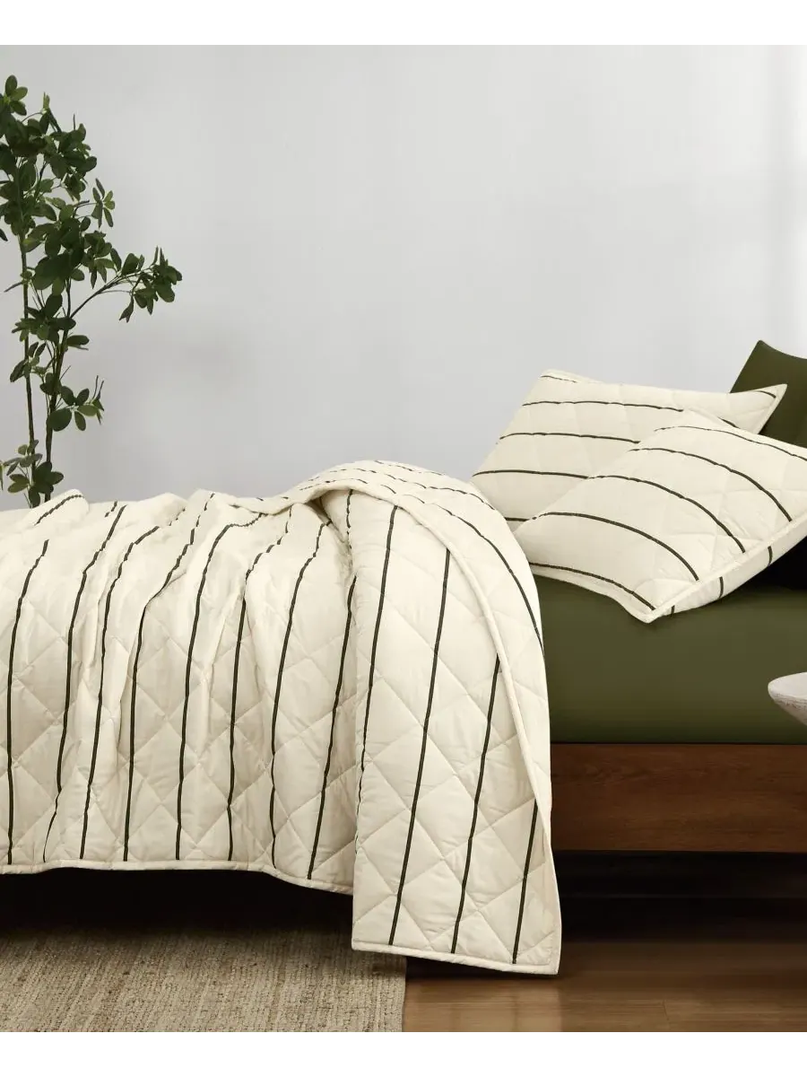 Комплект стеганого постельного белья Hayward Stripe, 3 предмета, King Brooklyn Loom — изображение 2 из 5