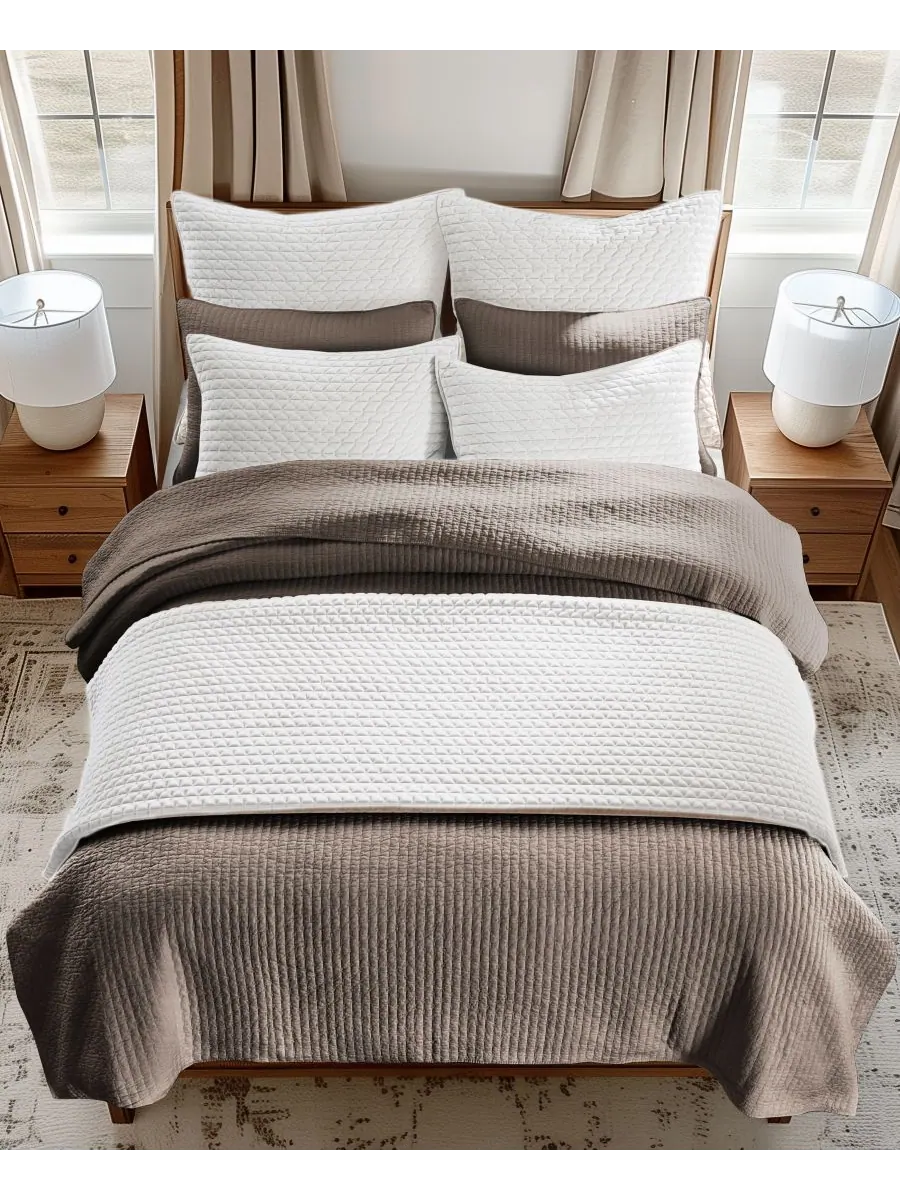 Комплект из 2 наволочек Velvet Stitch, европейский стиль Levtex, Off-white, European Sham — изображение 2 из 4, кремовый