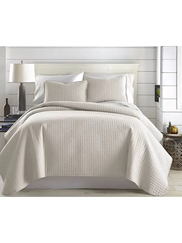 Большой однотонный комплект из трех предметов: стеганое одеяло и накидка Southshore Fine Linens