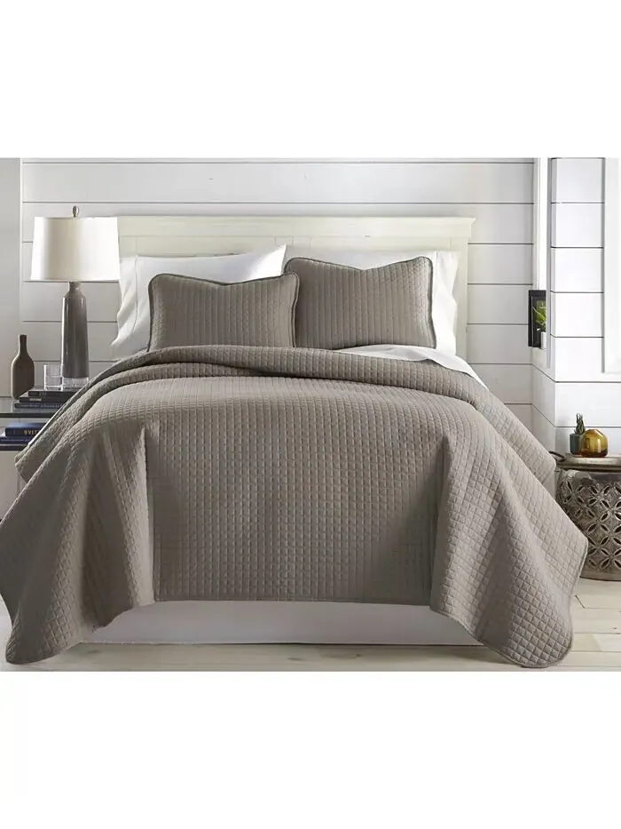 Большой однотонный комплект из трех предметов: стеганое одеяло и накидка Southshore Fine Linens