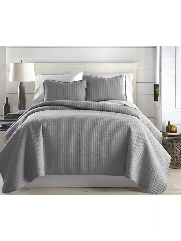 Большой однотонный комплект из трех предметов: стеганое одеяло и накидка Southshore Fine Linens