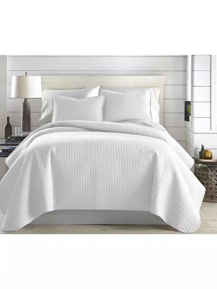 Большой однотонный комплект из трех предметов: стеганое одеяло и накидка Southshore Fine Linens