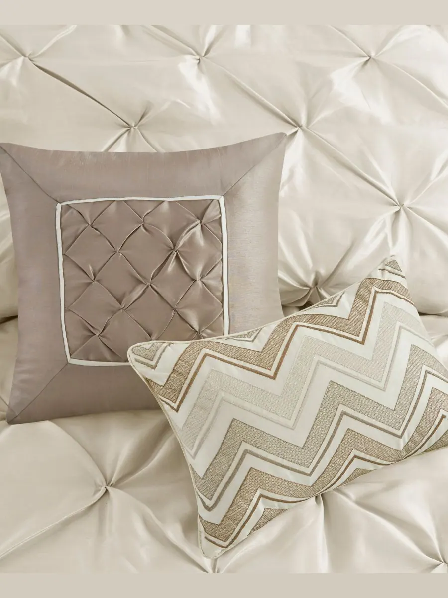 Комплект постельного белья Laurel Tufted из 7 предметов, размер Queen Madison Park — изображение 9 из 10, белый