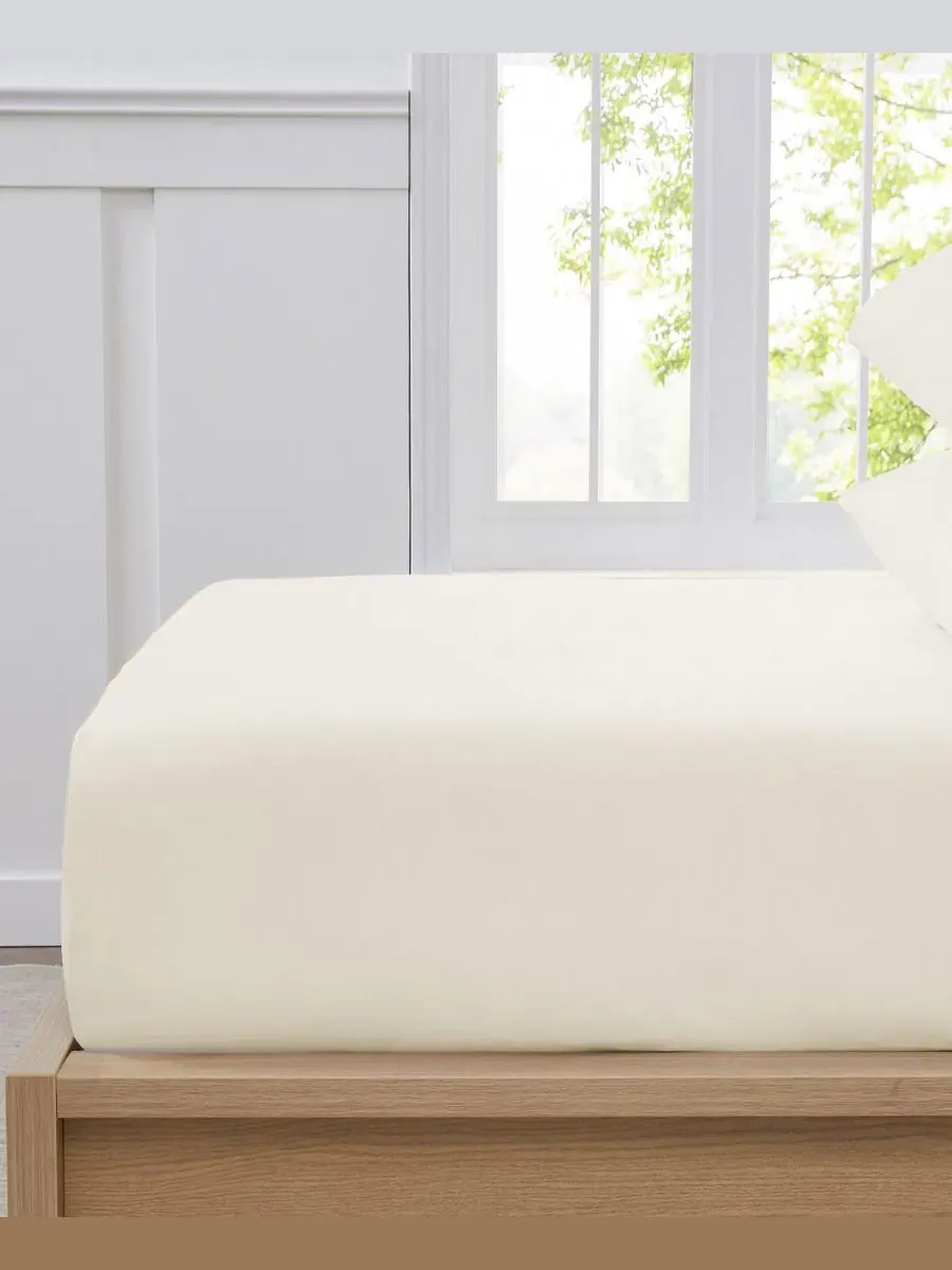 Простыня на резинке из микрофибры, 1500 нитей, Full Sweet Home Collection — изображение 2 из 4, белый