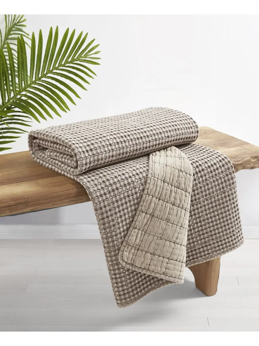 Стеганый плед Mills с вафельной строчкой, 60 x 50 дюймов Levtex