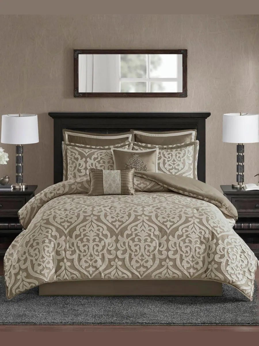 Комплект постельного белья Odette Jacquard, 8 предметов, размер California King Madison Park