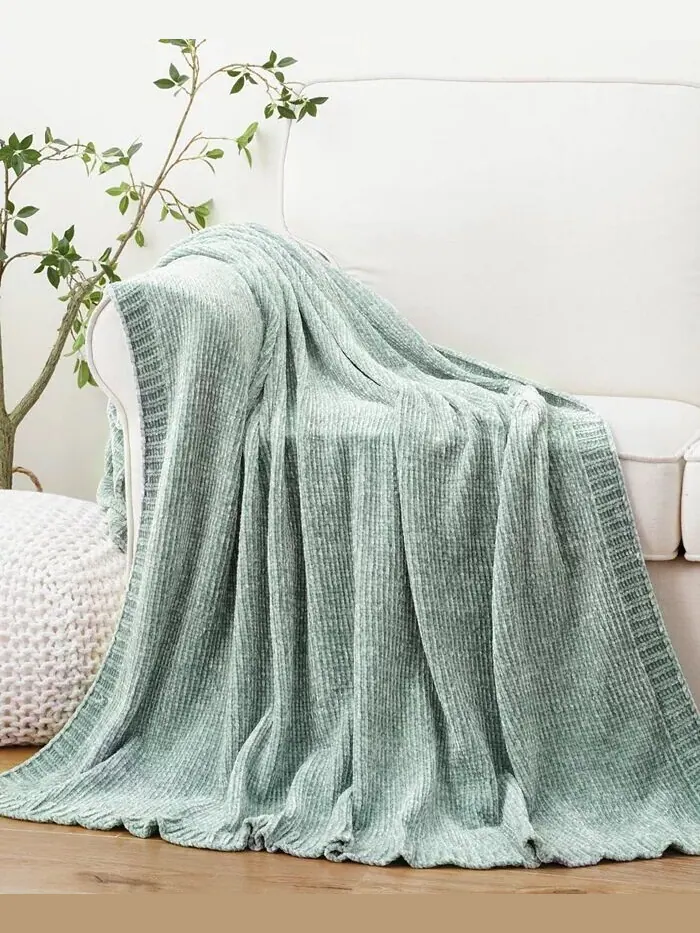Плед Lifestyle из однотонной микросинели, 51 x 67 дюймов Battilo