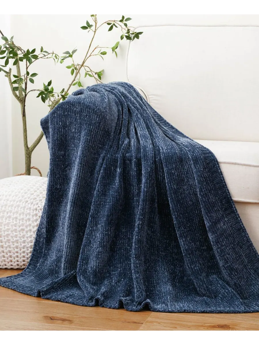 Плед Lifestyle из однотонной микрошенильной ткани, 51 x 67 дюймов Battilo