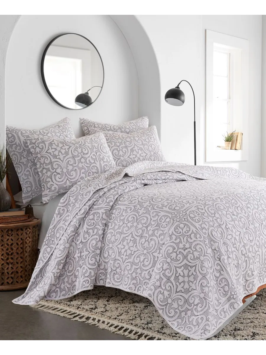Комплект из двух наволочек Sherbourne Quilted Stitch, стандартный размер Levtex — изображение 2 из 3, белый/черный