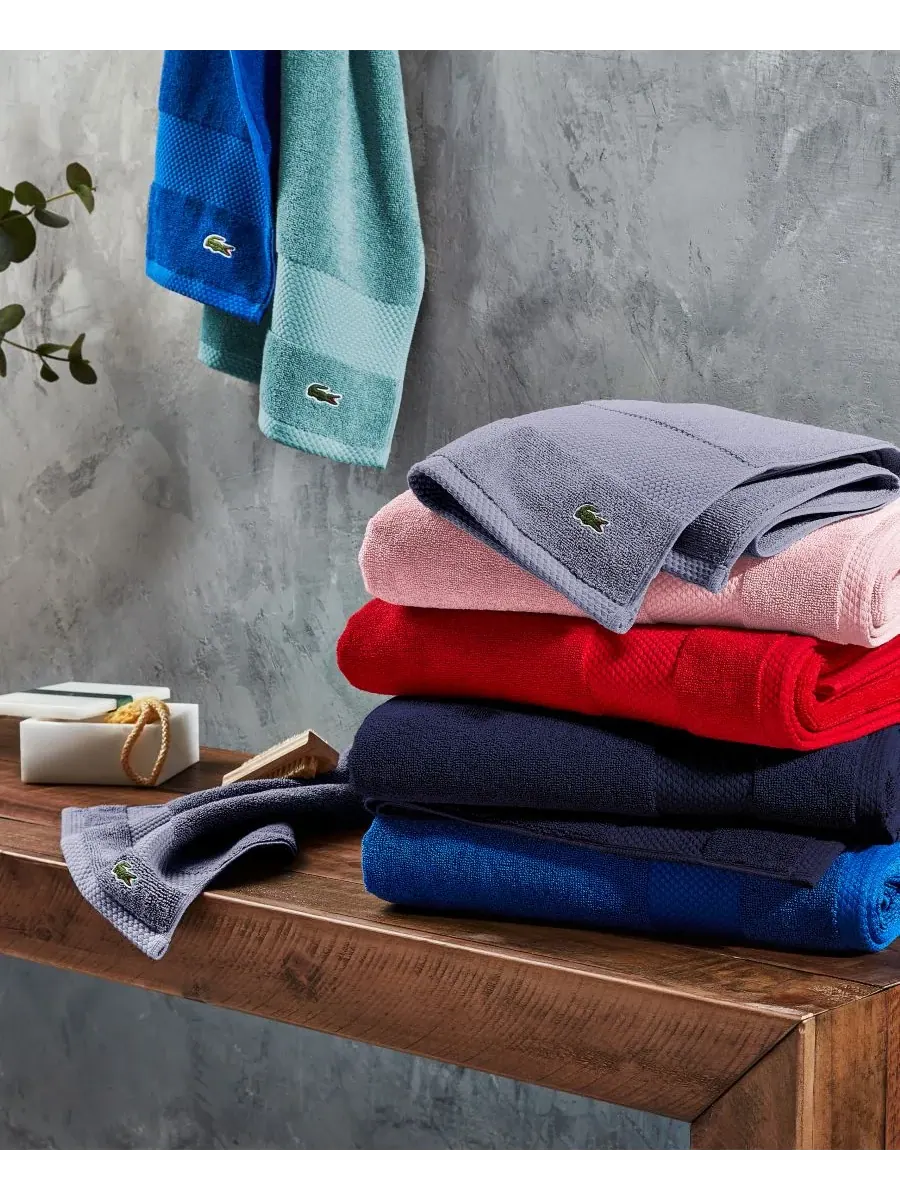 Антимикробная банное полотенце Heritage из хлопка Supima, 89 x 178 см Lacoste Home — изображение 2 из 10, мел