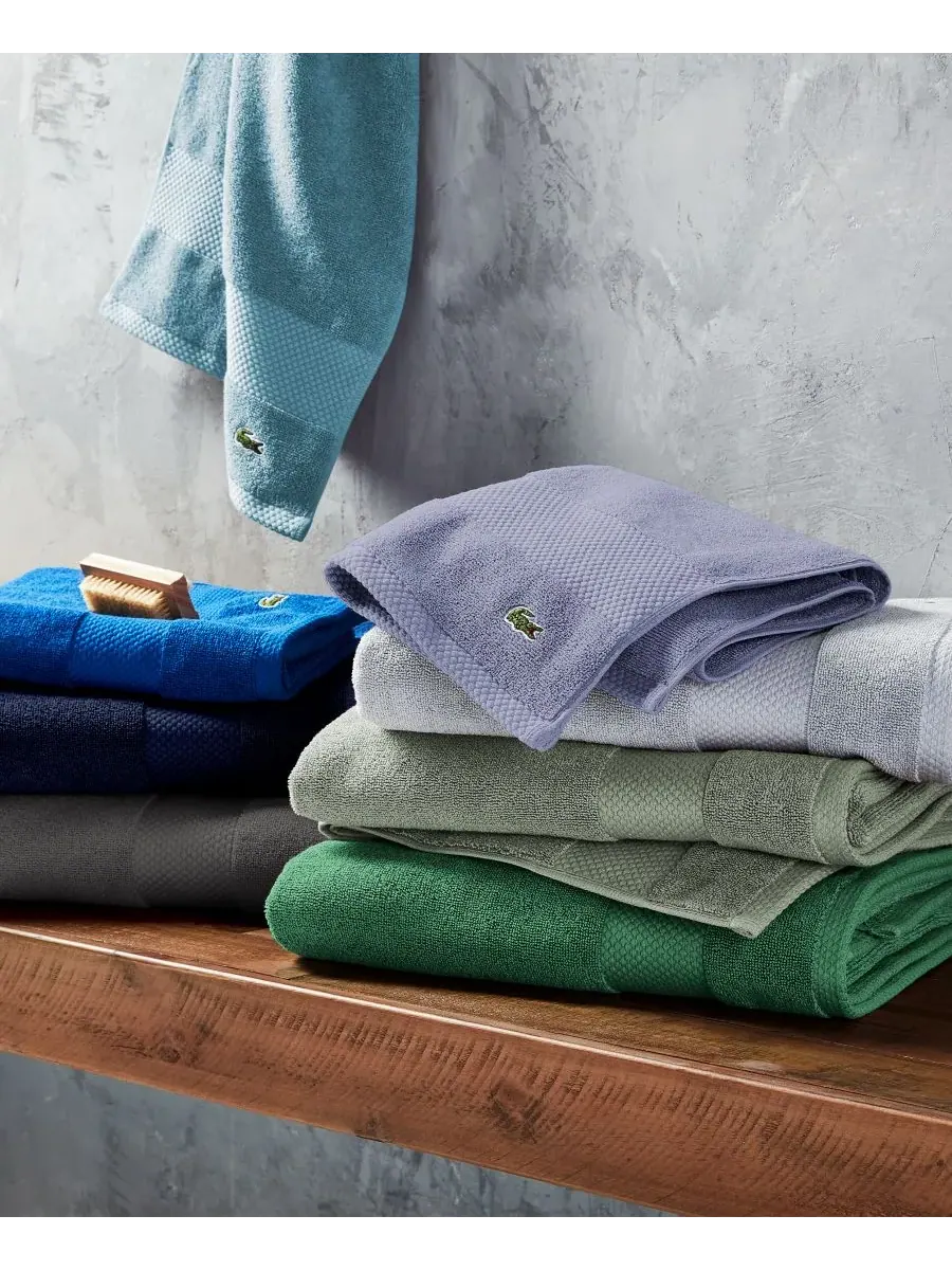 Антимикробная банное полотенце Heritage из хлопка Supima, 89 x 178 см Lacoste Home — изображение 3 из 10, темно-синий