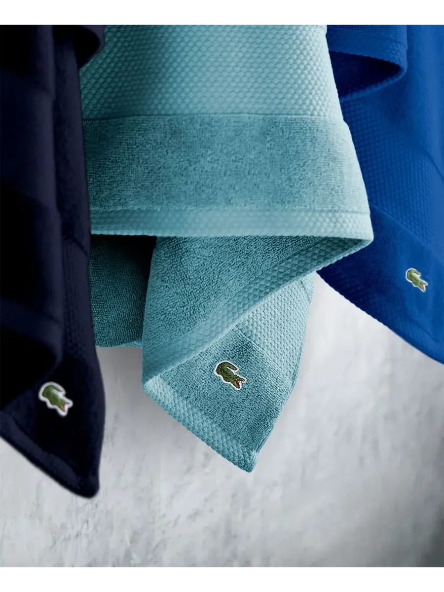 Антимикробная банное полотенце Heritage из хлопка Supima, 89 x 178 см Lacoste Home — изображение 10 из 10, темно-синий