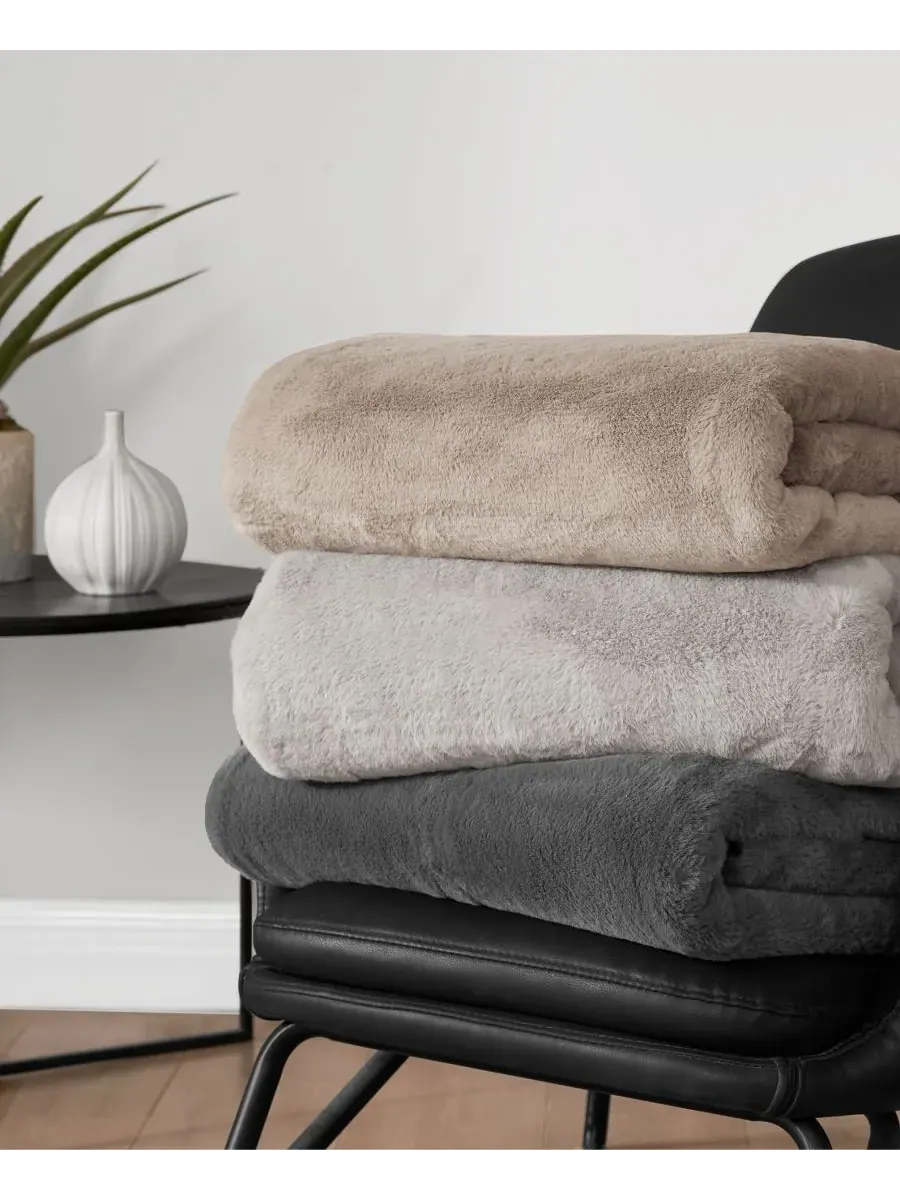 Плед из искусственного меха норки, однотонный, 127 x 178 см Lucky Brand