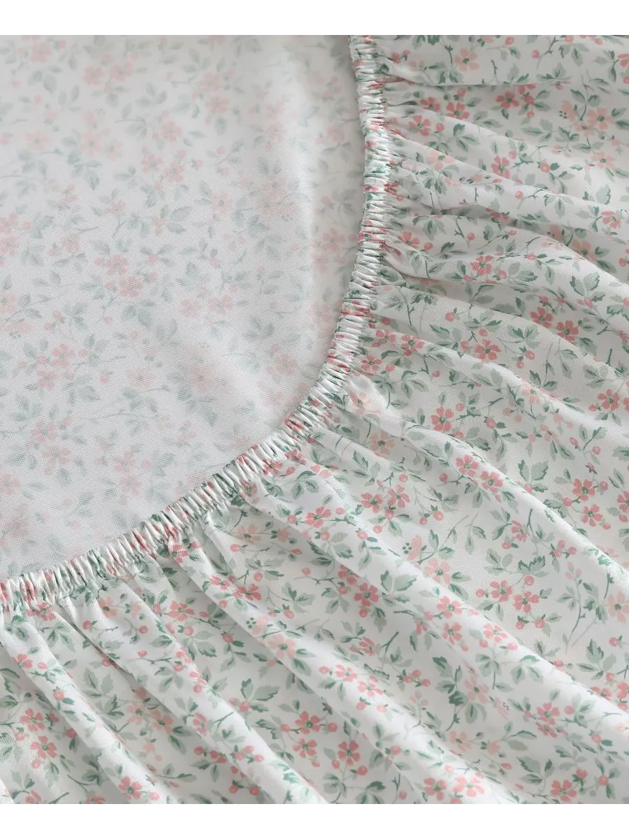 Комплект постельного белья из атласа с принтом, 4 предмета, размер King Laura Ashley — изображение 5 из 5, розовый