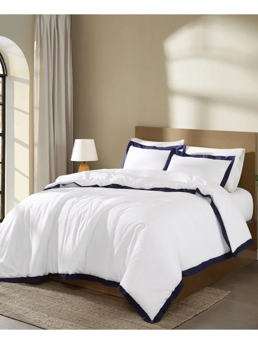 Комплект постельного белья Cotton Hotel Border, King Brooklyn Loom — изображение 2 из 6, белый темно-синий