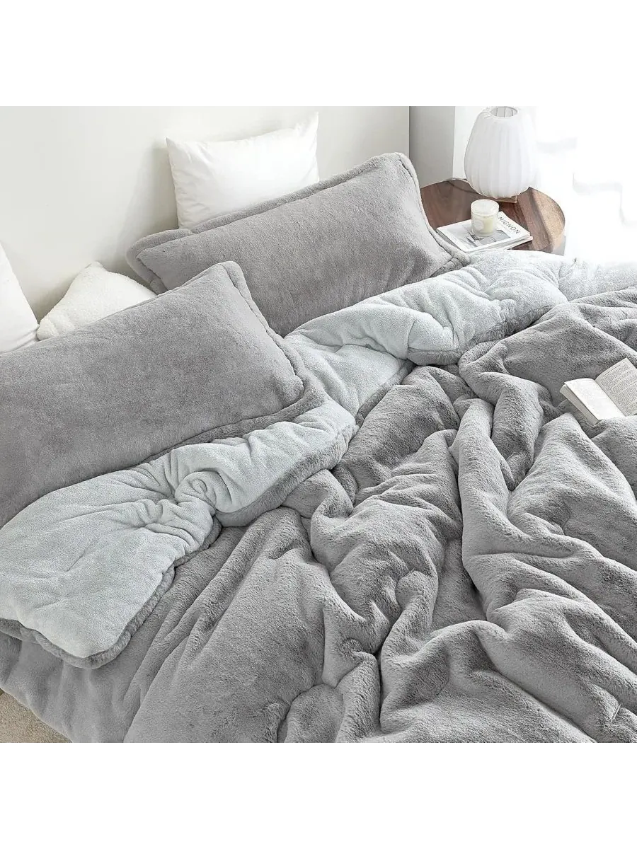 Комплект стеганого одеяла с плюшевым ворсом Chunky Bunny Coma Inducer — изображение 7 из 7, серый