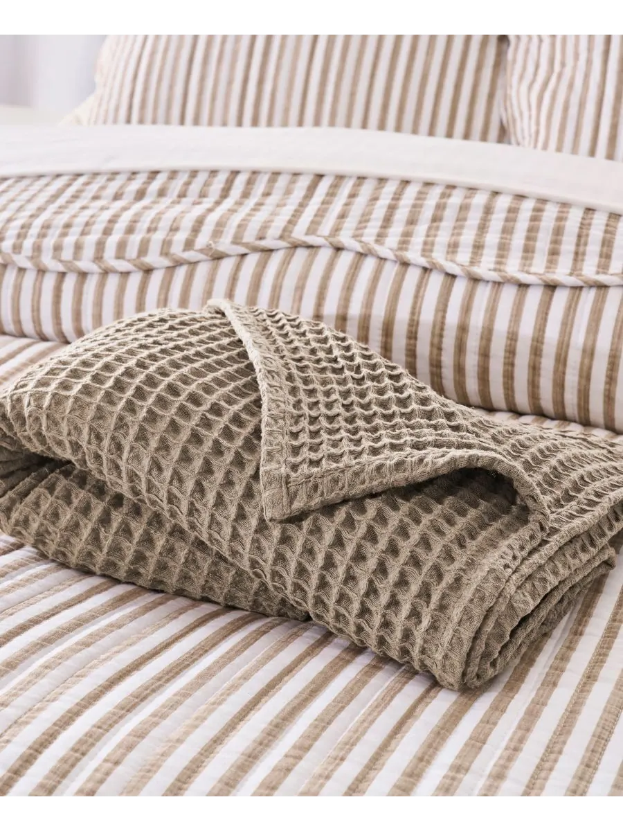 Двусторонний комплект постельного белья Martha Stripe, 2 предмета, размер Twin/Twin XL Levtex — изображение 6 из 6, тауп