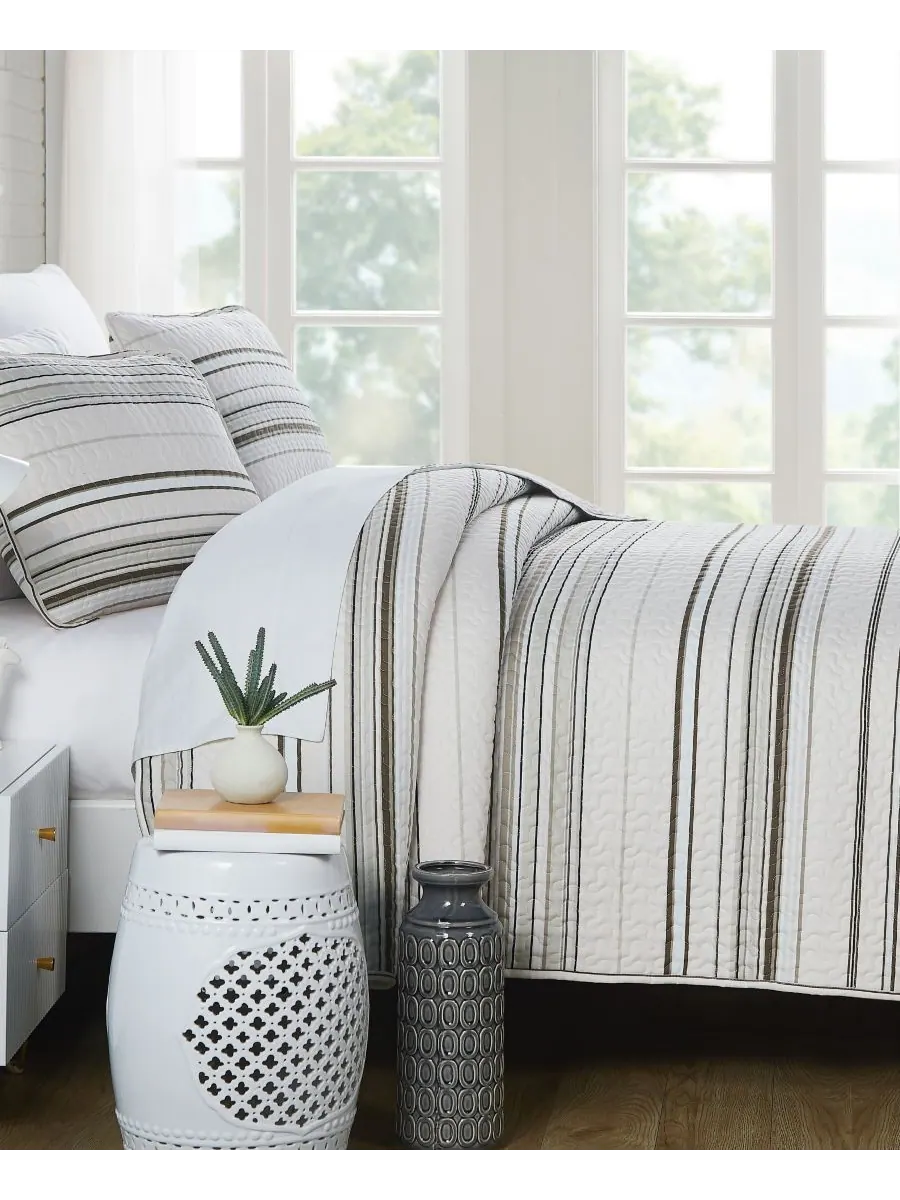 Комплект постельного белья Southshore Stripe из 3 предметов, размер Full/Queen Southshore Fine — изображение 2 из 3, тауп