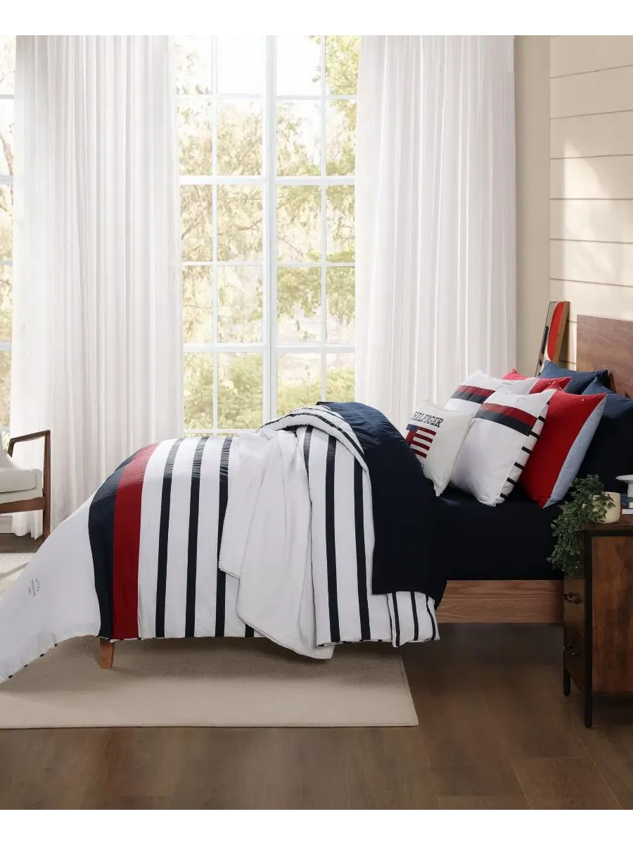 Комплект стеганого одеяла с подушкой Classic Stripe Tommy Hilfiger — изображение 6 из 10, синий красный белый