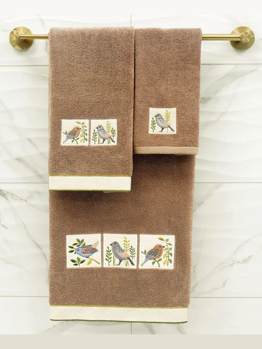 Набор из 3 полотенец Cotton Belinda с вышивкой Linum Home, какао — изображение 3 из 4
