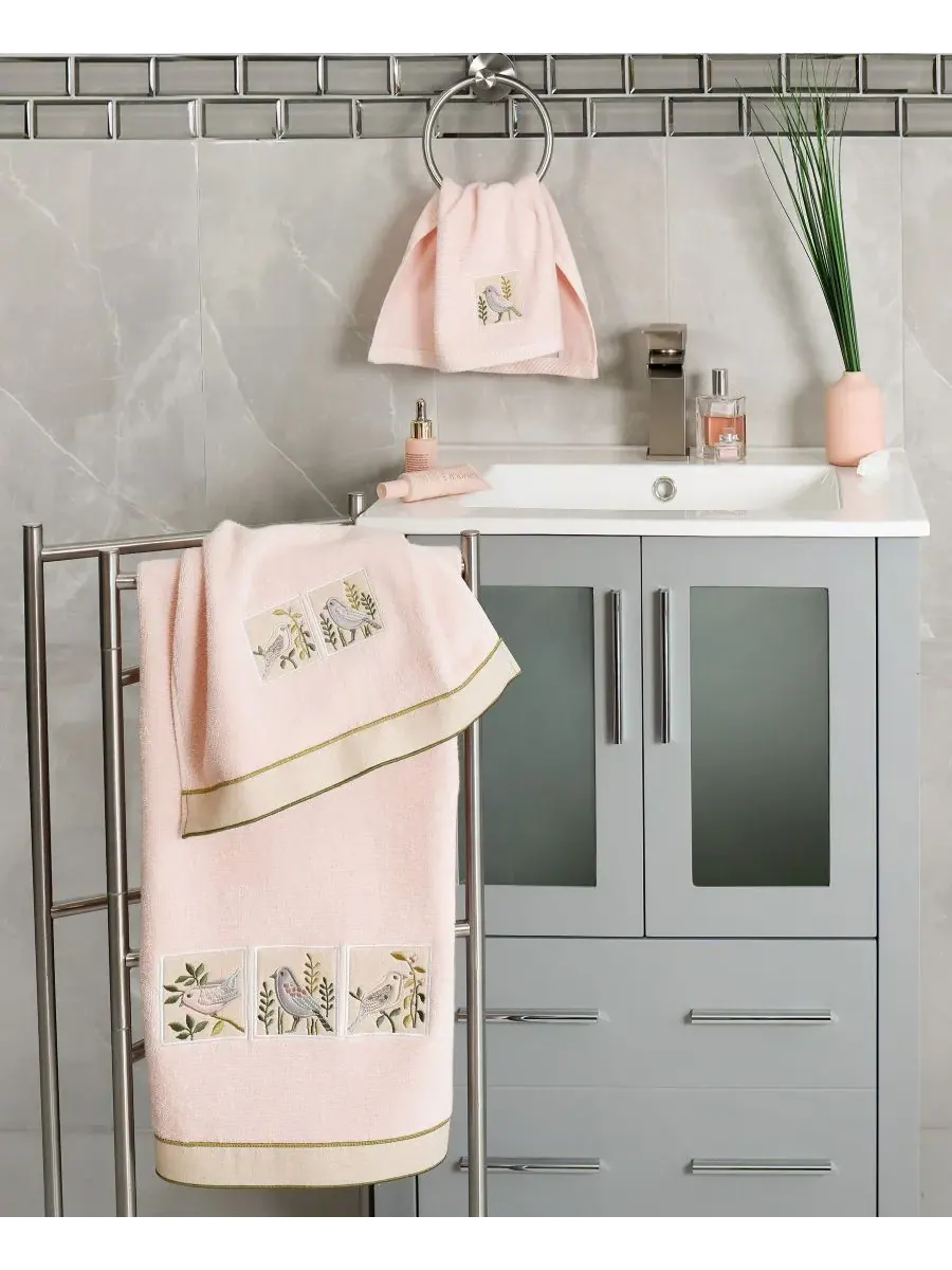 Набор из 3 полотенец Cotton Belinda с вышивкой Linum Home — изображение 4 из 4, пудровый розовый