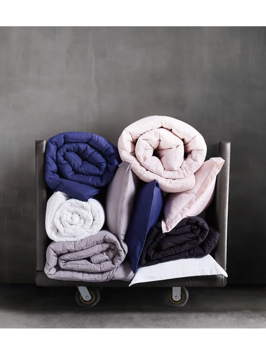 Комплект постельного белья Everyday Solid из 3 предметов, размер King Truly Soft — изображение 3 из 6, белый