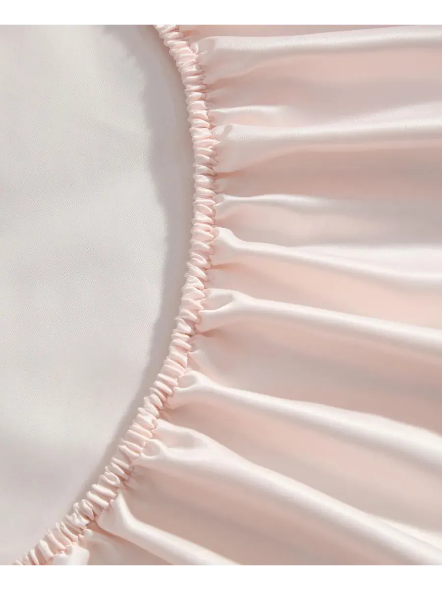 Комплект постельного белья Solid Satin Bliss из 4 предметов, размер Full Laura Ashley — изображение 6 из 6, розовый