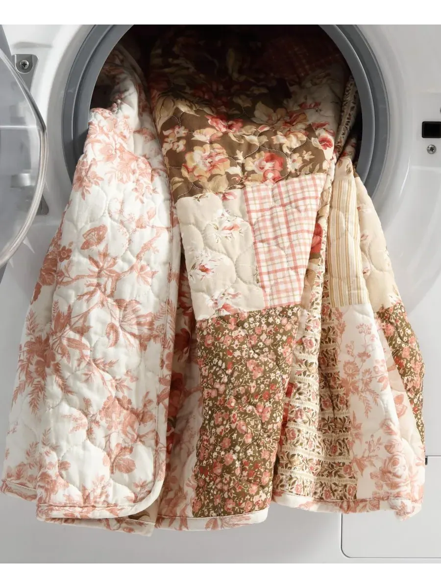 Комплект постельного белья Harrietta Patchwork, двусторонний, 3 предмета, размер King Laura Ashley — изображение 9 из 10