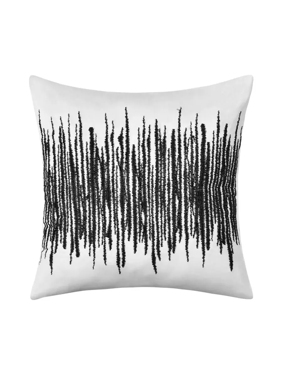 Комплекты постельного белья Dalton Stripe Royal Court, черный, размер 18" x 18" Decorative Pillow — изображение 1 из 3